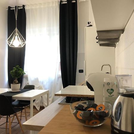 Italien chic, camera con bagni condivisi Bari Esterno foto