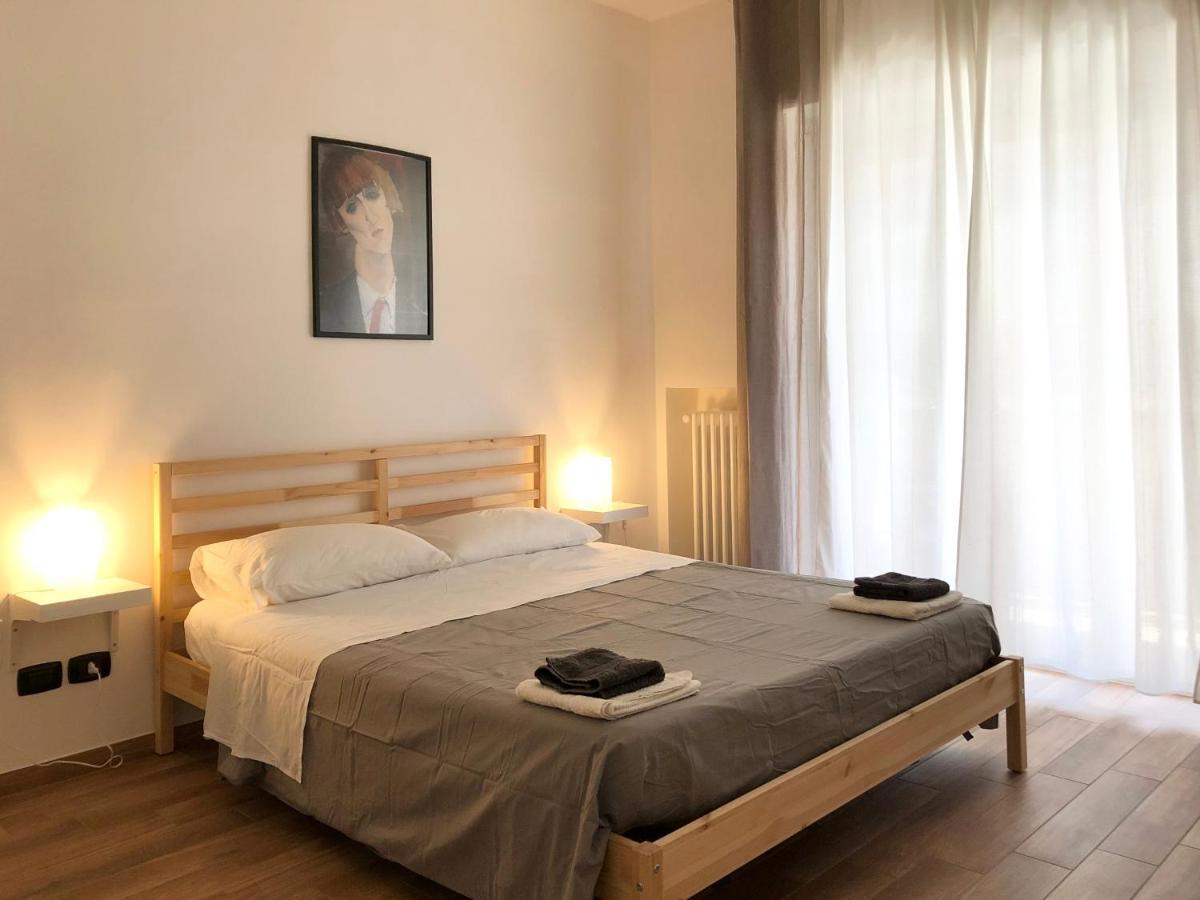 Italien chic, camera con bagni condivisi Bari Esterno foto