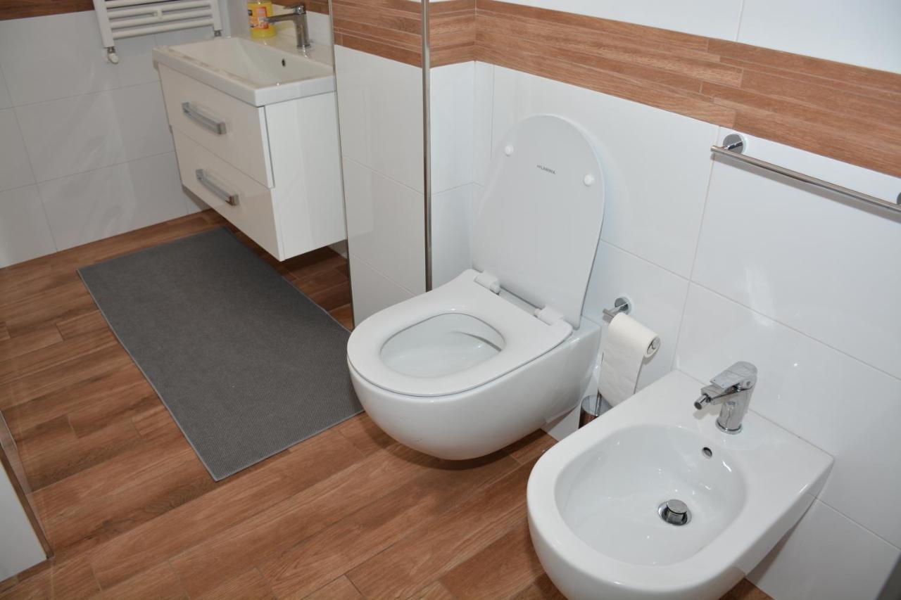 Italien chic, camera con bagni condivisi Bari Esterno foto