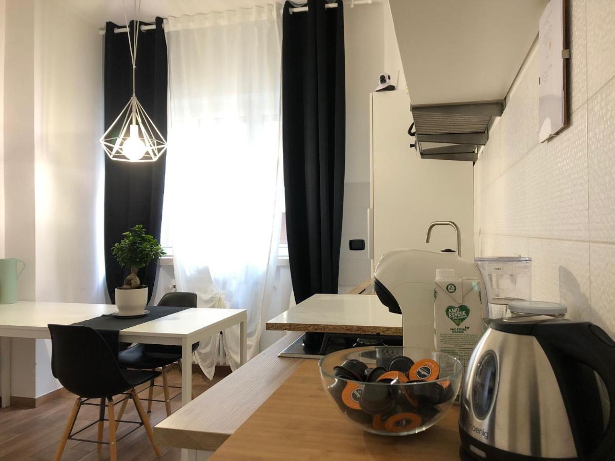 Italien chic, camera con bagni condivisi Bari Esterno foto
