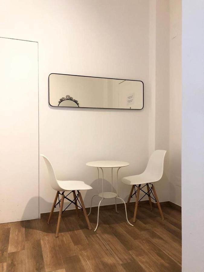 Italien chic, camera con bagni condivisi Bari Esterno foto