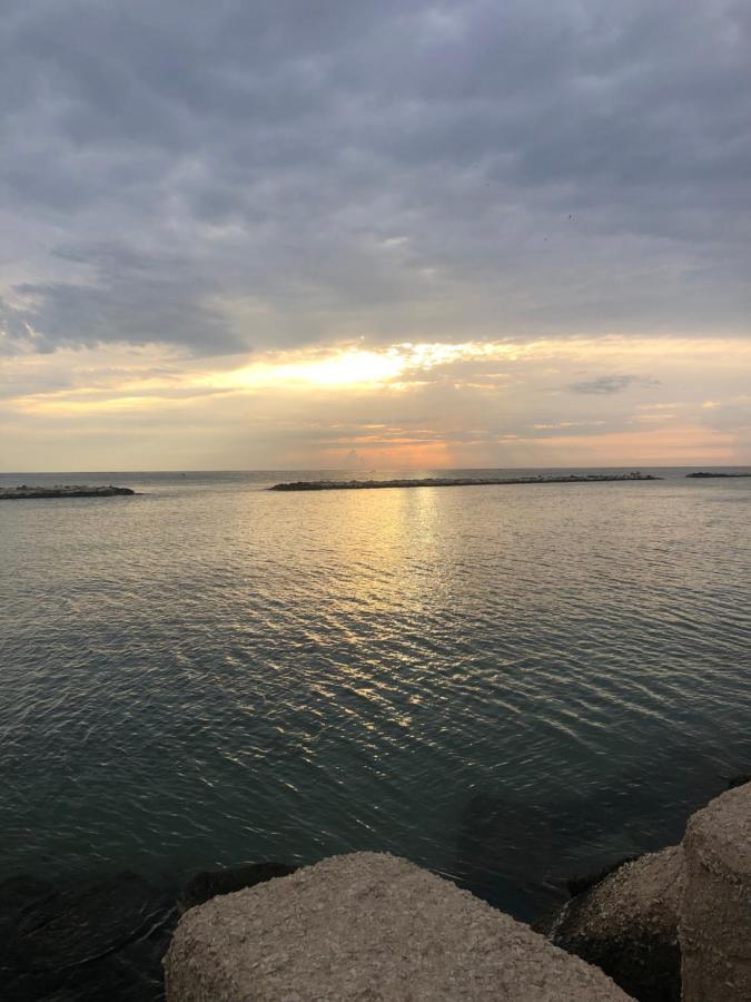 Italien chic, camera con bagni condivisi Bari Esterno foto